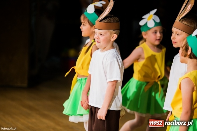 Zdjęcie w galerii na portalu naszraciborz.pl: Gala VIII Mini Festiwalu Przedszkolaków w Raciborskim Centrum Kultury wiadomości z regionu