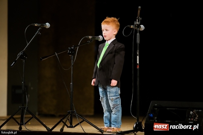 Zdjęcie w galerii na portalu naszraciborz.pl: Gala VIII Mini Festiwalu Przedszkolaków w Raciborskim Centrum Kultury wiadomości z regionu