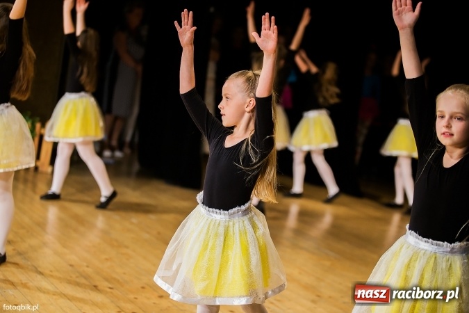 Zdjęcie w galerii na portalu naszraciborz.pl: Gala VIII Mini Festiwalu Przedszkolaków w Raciborskim Centrum Kultury wiadomości z regionu