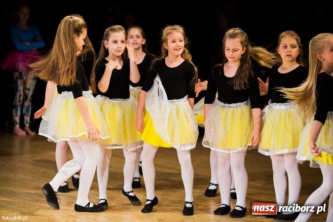 Zdjęcie w galerii na portalu naszraciborz.pl: Gala VIII Mini Festiwalu Przedszkolaków w Raciborskim Centrum Kultury wiadomości z regionu