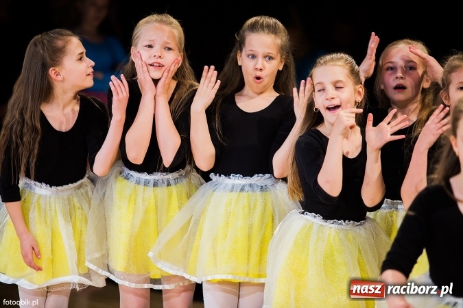 Zdjęcie w galerii na portalu naszraciborz.pl: Gala VIII Mini Festiwalu Przedszkolaków w Raciborskim Centrum Kultury wiadomości z regionu