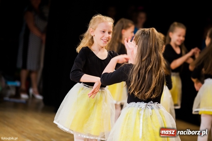 Zdjęcie w galerii na portalu naszraciborz.pl: Gala VIII Mini Festiwalu Przedszkolaków w Raciborskim Centrum Kultury wiadomości z regionu