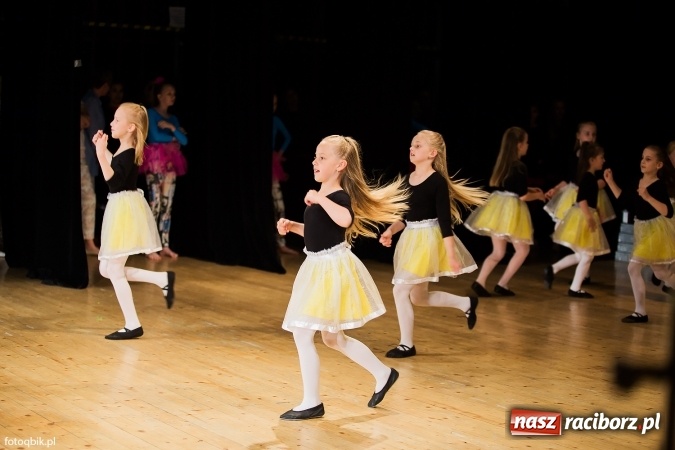 Zdjęcie w galerii na portalu naszraciborz.pl: Gala VIII Mini Festiwalu Przedszkolaków w Raciborskim Centrum Kultury wiadomości z regionu