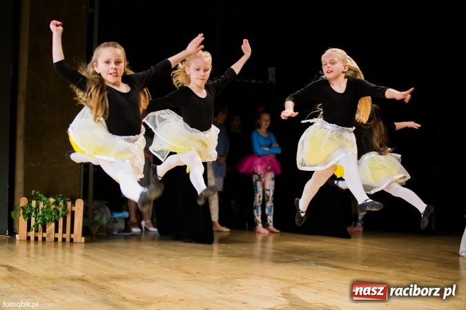 Zdjęcie w galerii na portalu naszraciborz.pl: Gala VIII Mini Festiwalu Przedszkolaków w Raciborskim Centrum Kultury wiadomości z regionu