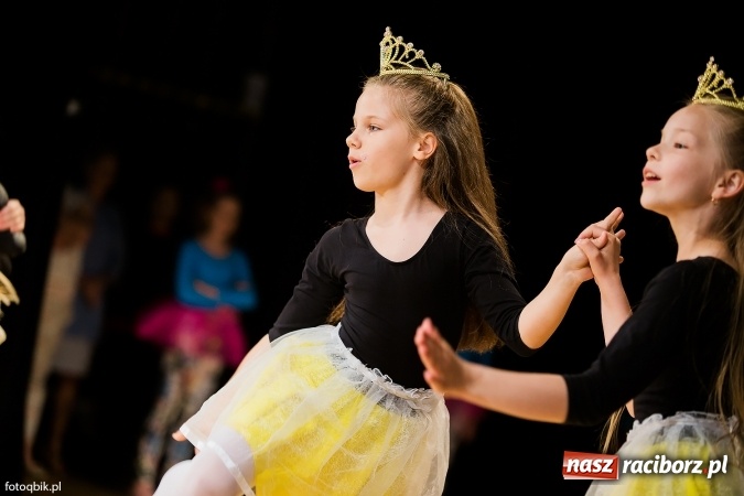 Zdjęcie w galerii na portalu naszraciborz.pl: Gala VIII Mini Festiwalu Przedszkolaków w Raciborskim Centrum Kultury wiadomości z regionu