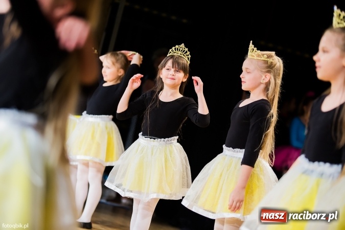 Zdjęcie w galerii na portalu naszraciborz.pl: Gala VIII Mini Festiwalu Przedszkolaków w Raciborskim Centrum Kultury wiadomości z regionu