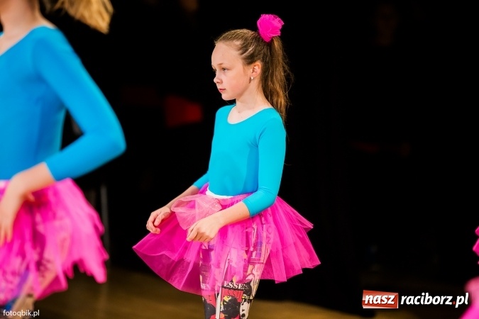 Zdjęcie w galerii na portalu naszraciborz.pl: Gala VIII Mini Festiwalu Przedszkolaków w Raciborskim Centrum Kultury wiadomości z regionu