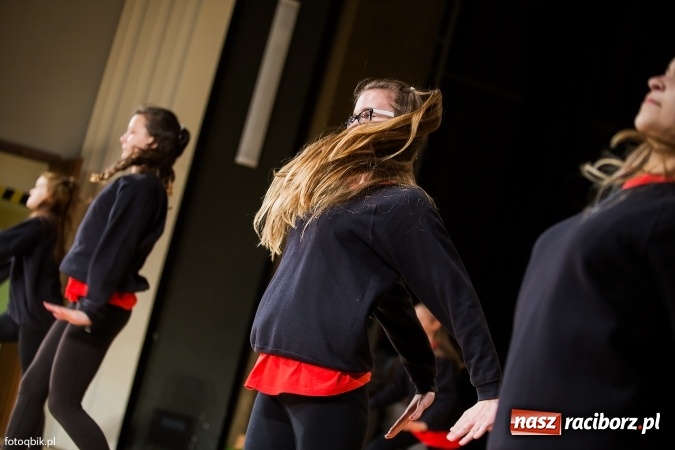 Zdjęcie w galerii na portalu naszraciborz.pl: Gala VIII Mini Festiwalu Przedszkolaków w Raciborskim Centrum Kultury wiadomości z regionu