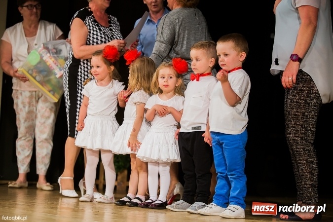 Zdjęcie w galerii na portalu naszraciborz.pl: Gala VIII Mini Festiwalu Przedszkolaków w Raciborskim Centrum Kultury wiadomości z regionu