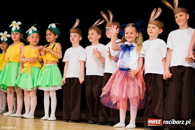 Zdjęcie w galerii na portalu naszraciborz.pl: Gala VIII Mini Festiwalu Przedszkolaków w Raciborskim Centrum Kultury wiadomości z regionu
