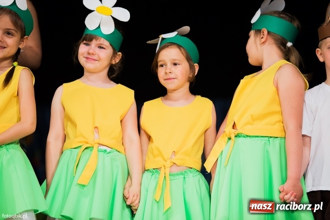 Zdjęcie w galerii na portalu naszraciborz.pl: Gala VIII Mini Festiwalu Przedszkolaków w Raciborskim Centrum Kultury wiadomości z regionu