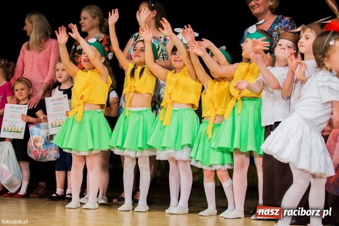 Zdjęcie w galerii na portalu naszraciborz.pl: Gala VIII Mini Festiwalu Przedszkolaków w Raciborskim Centrum Kultury wiadomości z regionu