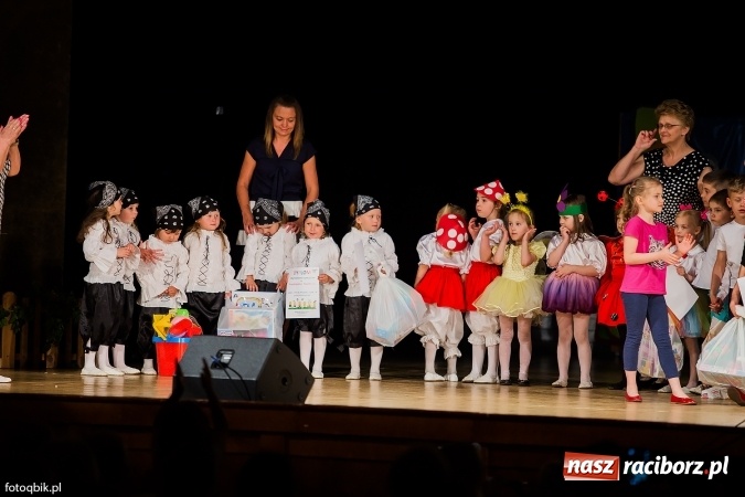 Zdjęcie w galerii na portalu naszraciborz.pl: Gala VIII Mini Festiwalu Przedszkolaków w Raciborskim Centrum Kultury wiadomości z regionu