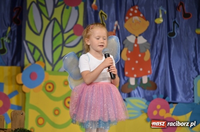 Zdjęcie w galerii na portalu naszraciborz.pl: Gala VIII Mini Festiwalu Przedszkolaków w Raciborskim Centrum Kultury wiadomości z regionu