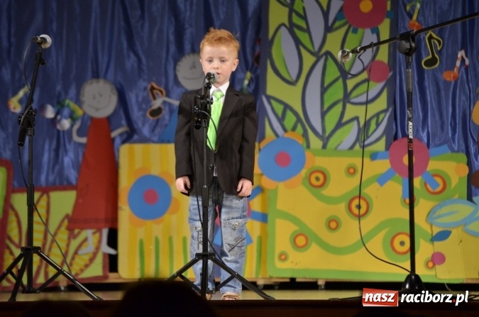 Zdjęcie w galerii na portalu naszraciborz.pl: Gala VIII Mini Festiwalu Przedszkolaków w Raciborskim Centrum Kultury wiadomości z regionu