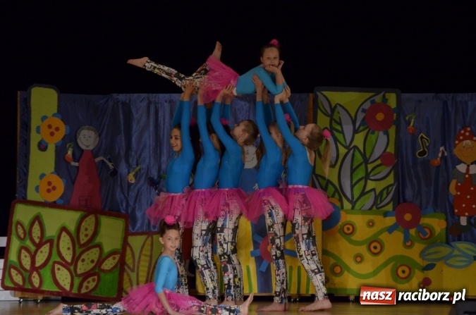Zdjęcie w galerii na portalu naszraciborz.pl: Gala VIII Mini Festiwalu Przedszkolaków w Raciborskim Centrum Kultury wiadomości z regionu