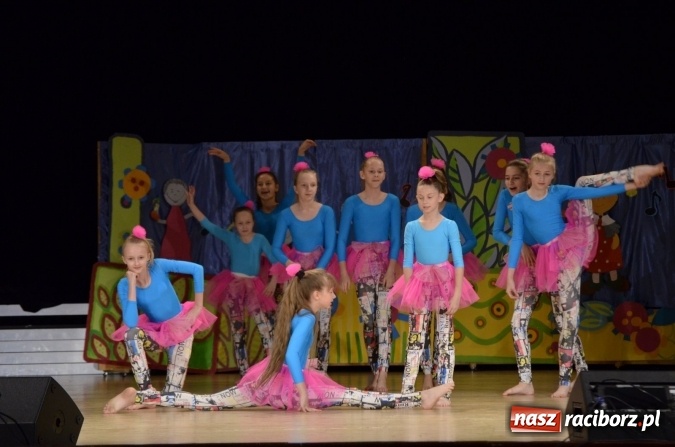 Zdjęcie w galerii na portalu naszraciborz.pl: Gala VIII Mini Festiwalu Przedszkolaków w Raciborskim Centrum Kultury wiadomości z regionu