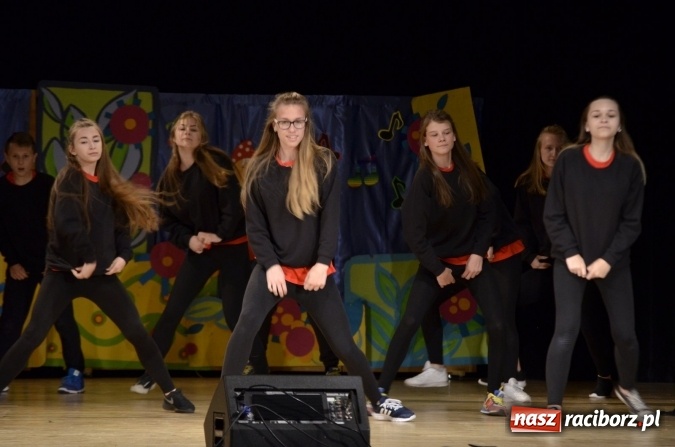 Zdjęcie w galerii na portalu naszraciborz.pl: Gala VIII Mini Festiwalu Przedszkolaków w Raciborskim Centrum Kultury wiadomości z regionu