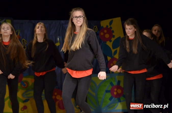 Zdjęcie w galerii na portalu naszraciborz.pl: Gala VIII Mini Festiwalu Przedszkolaków w Raciborskim Centrum Kultury wiadomości z regionu