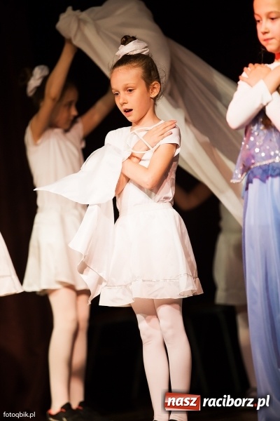 Zdjęcie w galerii na portalu naszraciborz.pl: Koncert Laureat&oacute;w XVI Gminnego Przeglądu Zespoł&oacute;w Artystycznych wiadomości z regionu