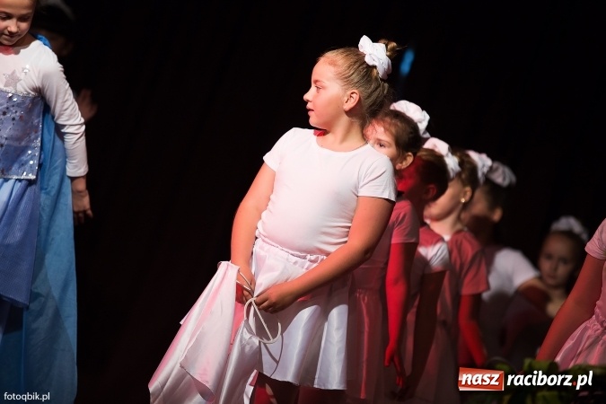 Zdjęcie w galerii na portalu naszraciborz.pl: Koncert Laureat&oacute;w XVI Gminnego Przeglądu Zespoł&oacute;w Artystycznych wiadomości z regionu