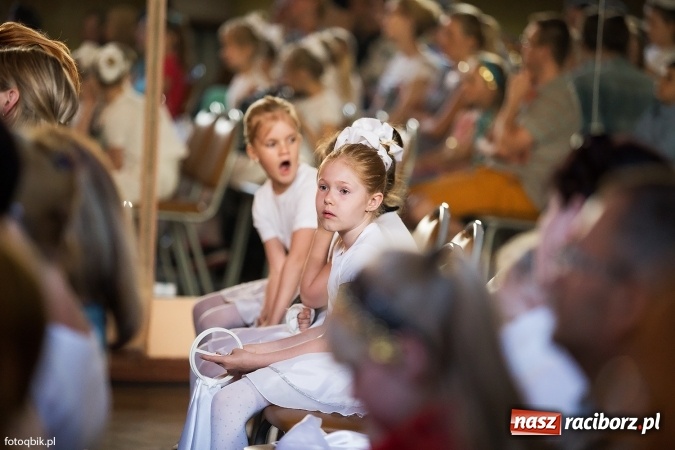 Zdjęcie w galerii na portalu naszraciborz.pl: Koncert Laureat&oacute;w XVI Gminnego Przeglądu Zespoł&oacute;w Artystycznych wiadomości z regionu