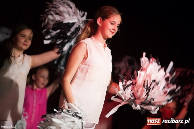 Zdjęcie w galerii na portalu naszraciborz.pl: Koncert Laureat&oacute;w XVI Gminnego Przeglądu Zespoł&oacute;w Artystycznych wiadomości z regionu