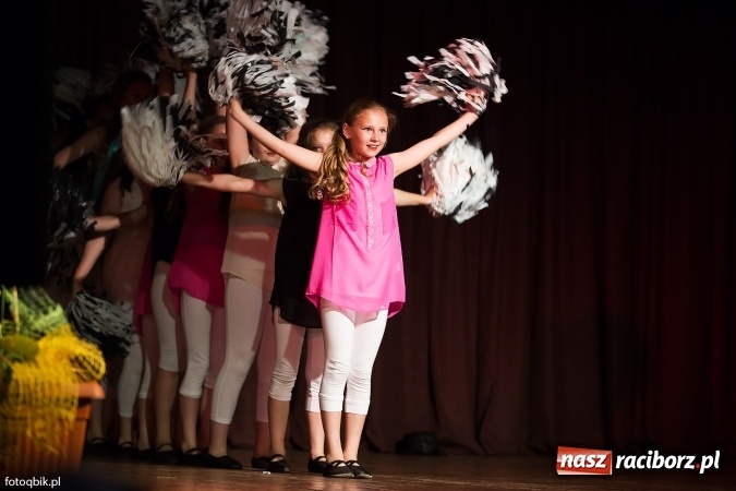 Zdjęcie w galerii na portalu naszraciborz.pl: Koncert Laureat&oacute;w XVI Gminnego Przeglądu Zespoł&oacute;w Artystycznych wiadomości z regionu