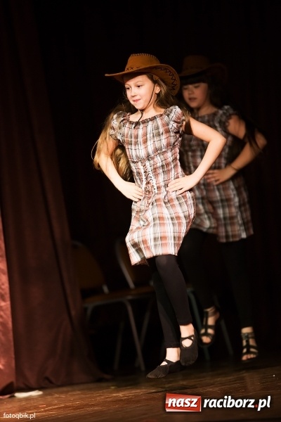 Zdjęcie w galerii na portalu naszraciborz.pl: Koncert Laureat&oacute;w XVI Gminnego Przeglądu Zespoł&oacute;w Artystycznych wiadomości z regionu