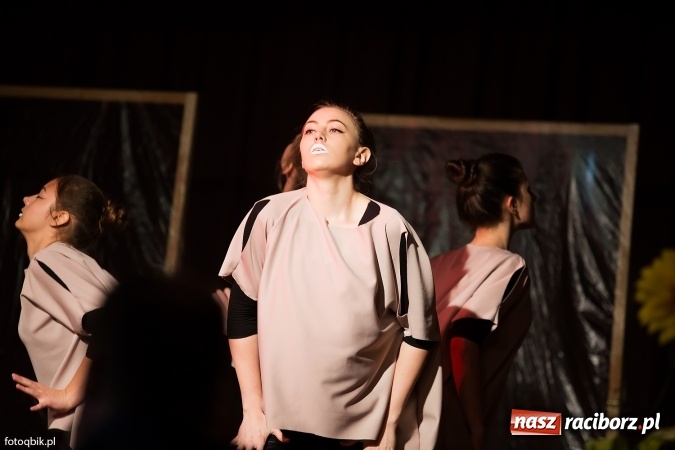 Zdjęcie w galerii na portalu naszraciborz.pl: Koncert Laureat&oacute;w XVI Gminnego Przeglądu Zespoł&oacute;w Artystycznych wiadomości z regionu