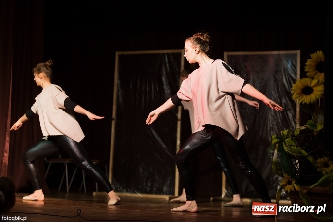 Zdjęcie w galerii na portalu naszraciborz.pl: Koncert Laureat&oacute;w XVI Gminnego Przeglądu Zespoł&oacute;w Artystycznych wiadomości z regionu