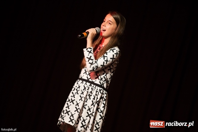 Zdjęcie w galerii na portalu naszraciborz.pl: Koncert Laureat&oacute;w XVI Gminnego Przeglądu Zespoł&oacute;w Artystycznych wiadomości z regionu