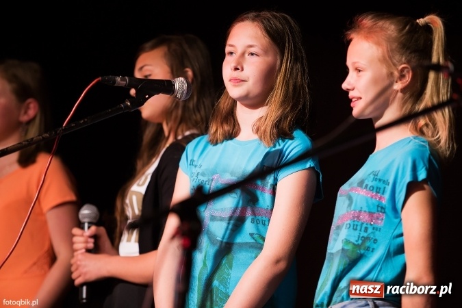 Zdjęcie w galerii na portalu naszraciborz.pl: Koncert Laureat&oacute;w XVI Gminnego Przeglądu Zespoł&oacute;w Artystycznych wiadomości z regionu
