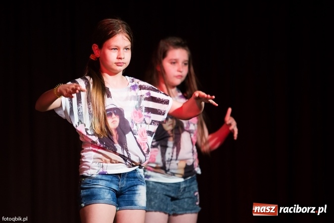 Zdjęcie w galerii na portalu naszraciborz.pl: Koncert Laureat&oacute;w XVI Gminnego Przeglądu Zespoł&oacute;w Artystycznych wiadomości z regionu