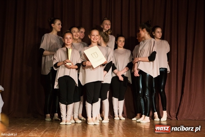 Zdjęcie w galerii na portalu naszraciborz.pl: Koncert Laureat&oacute;w XVI Gminnego Przeglądu Zespoł&oacute;w Artystycznych wiadomości z regionu