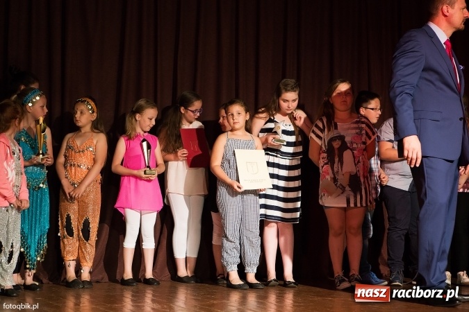 Zdjęcie w galerii na portalu naszraciborz.pl: Koncert Laureat&oacute;w XVI Gminnego Przeglądu Zespoł&oacute;w Artystycznych wiadomości z regionu