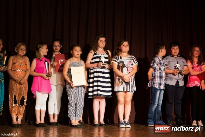 Zdjęcie w galerii na portalu naszraciborz.pl: Koncert Laureat&oacute;w XVI Gminnego Przeglądu Zespoł&oacute;w Artystycznych wiadomości z regionu