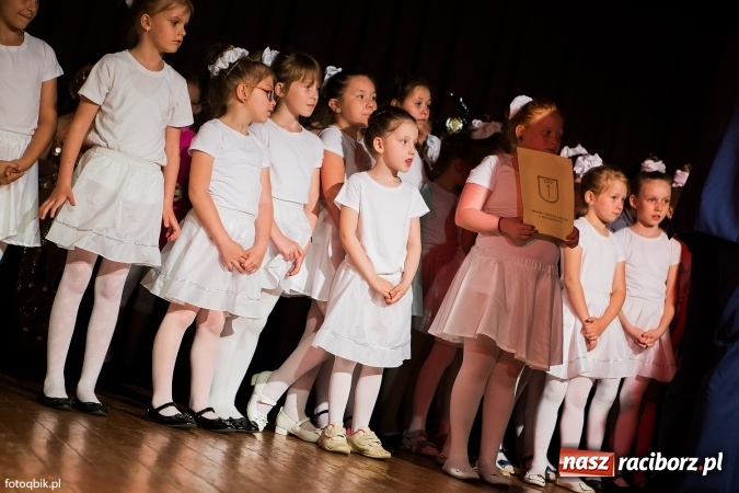 Zdjęcie w galerii na portalu naszraciborz.pl: Koncert Laureat&oacute;w XVI Gminnego Przeglądu Zespoł&oacute;w Artystycznych wiadomości z regionu