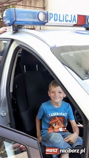 Zdjęcie w galerii na portalu naszraciborz.pl: Policjanci na spotkaniu z młodzieżą w Kuźni Raciborskiej wiadomości z regionu