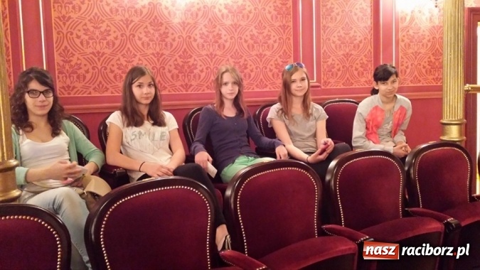 Zdjęcie w galerii na portalu naszraciborz.pl: Czarny Teatr na spektaklu we Wrocławiu  wiadomości z regionu