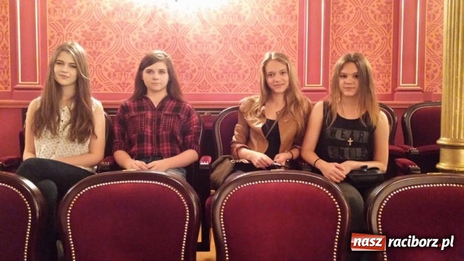 Zdjęcie w galerii na portalu naszraciborz.pl: Czarny Teatr na spektaklu we Wrocławiu  wiadomości z regionu