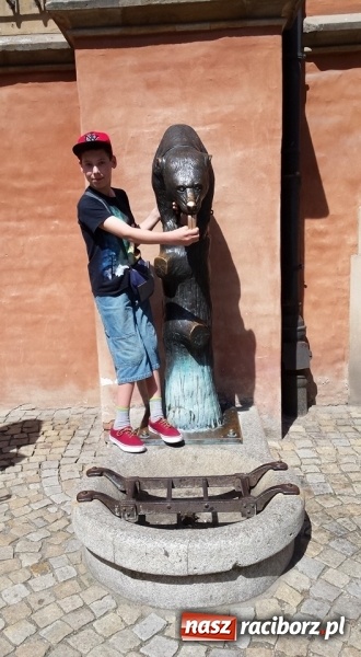 Zdjęcie w galerii na portalu naszraciborz.pl: Czarny Teatr na spektaklu we Wrocławiu  wiadomości z regionu