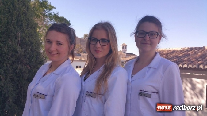 Zdjęcie w galerii na portalu naszraciborz.pl: Technicy analitycy z raciborskiego CKZiU nr 1 w Hiszpanii wiadomości z regionu