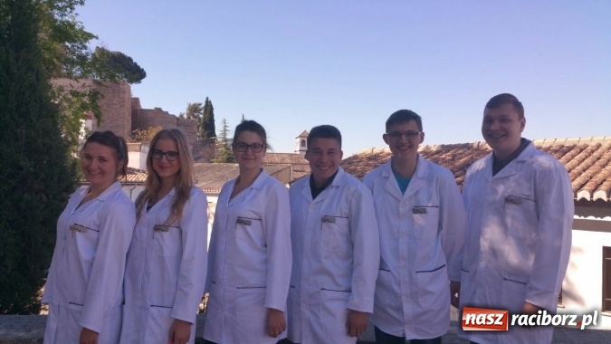 Zdjęcie w galerii na portalu naszraciborz.pl: Technicy analitycy z raciborskiego CKZiU nr 1 w Hiszpanii wiadomości z regionu