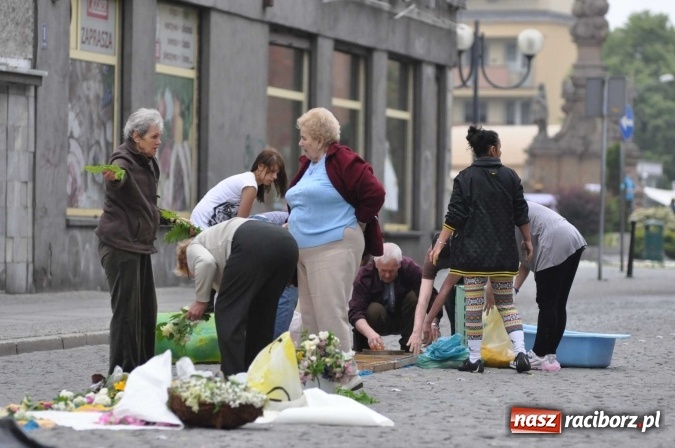 Zdjęcie w galerii na portalu naszraciborz.pl: Dziś Boże Ciało. Nasze ulice tradycyjnie pięknie ustrojone wiadomości z regionu