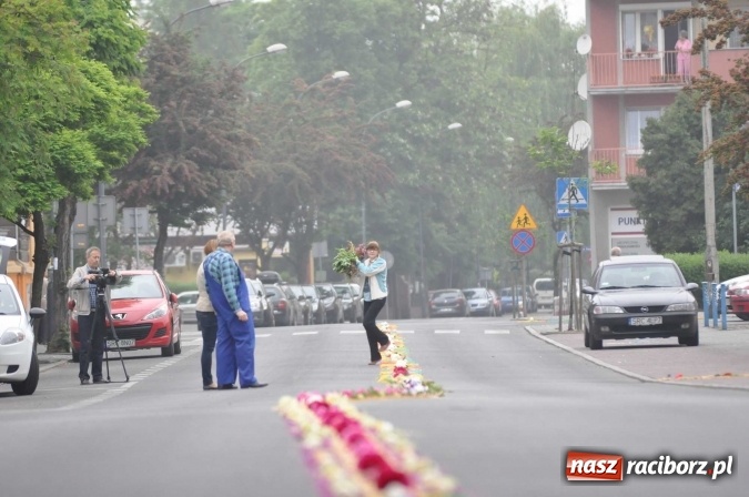 Zdjęcie w galerii na portalu naszraciborz.pl: Dziś Boże Ciało. Nasze ulice tradycyjnie pięknie ustrojone wiadomości z regionu