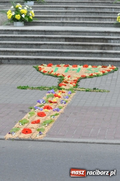 Zdjęcie w galerii na portalu naszraciborz.pl: Dziś Boże Ciało. Nasze ulice tradycyjnie pięknie ustrojone wiadomości z regionu