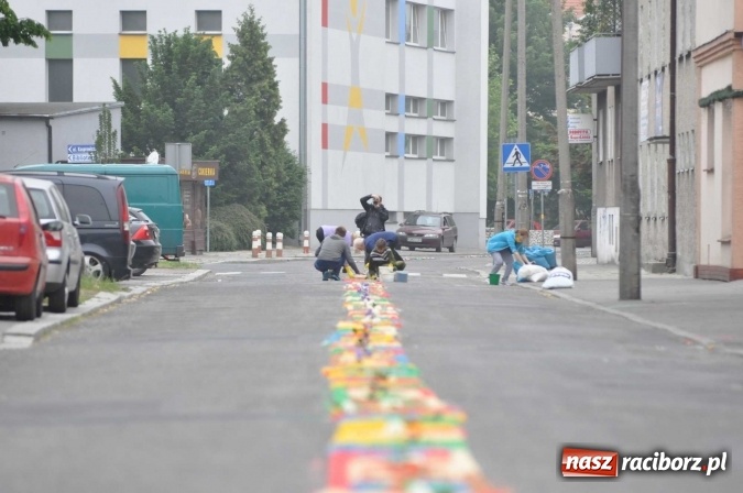 Zdjęcie w galerii na portalu naszraciborz.pl: Dziś Boże Ciało. Nasze ulice tradycyjnie pięknie ustrojone wiadomości z regionu