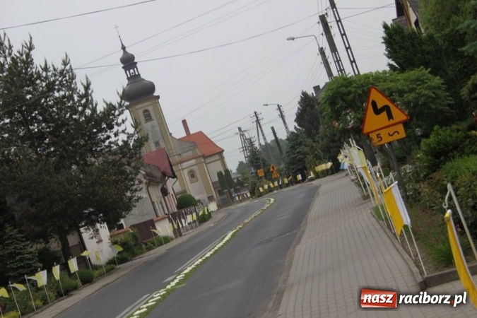 Zdjęcie w galerii na portalu naszraciborz.pl: Dziś Boże Ciało. Nasze ulice tradycyjnie pięknie ustrojone wiadomości z regionu