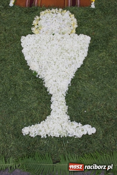 Zdjęcie w galerii na portalu naszraciborz.pl: Dziś Boże Ciało. Nasze ulice tradycyjnie pięknie ustrojone wiadomości z regionu